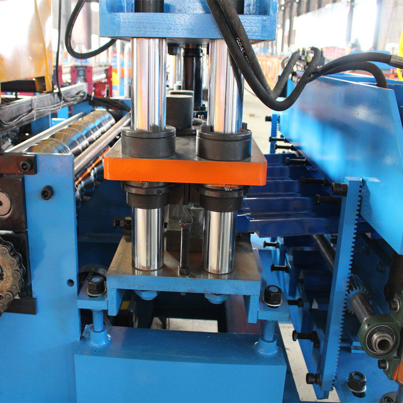 2025 تصميم جديد على شكل شبه منحرف ومزجج آلة تشكيل لفائف البلاط لتسقيف الألواح ذات الطبقة المزدوجة