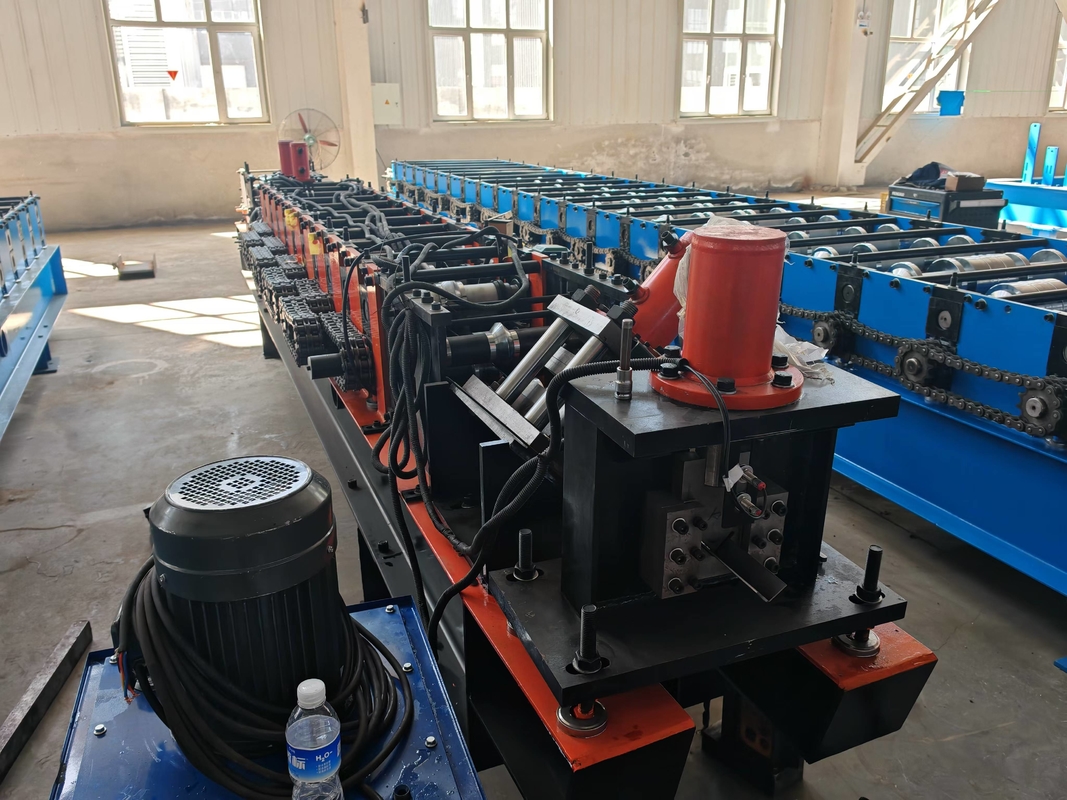 قناة الجدار الجاف C U صفيحة معدنية من الفولاذ الخفيف ملفات تعريف الكيل المعدنية Stud / Track Roll Forming Machine مع ملفات تعريف CD UD CW UW