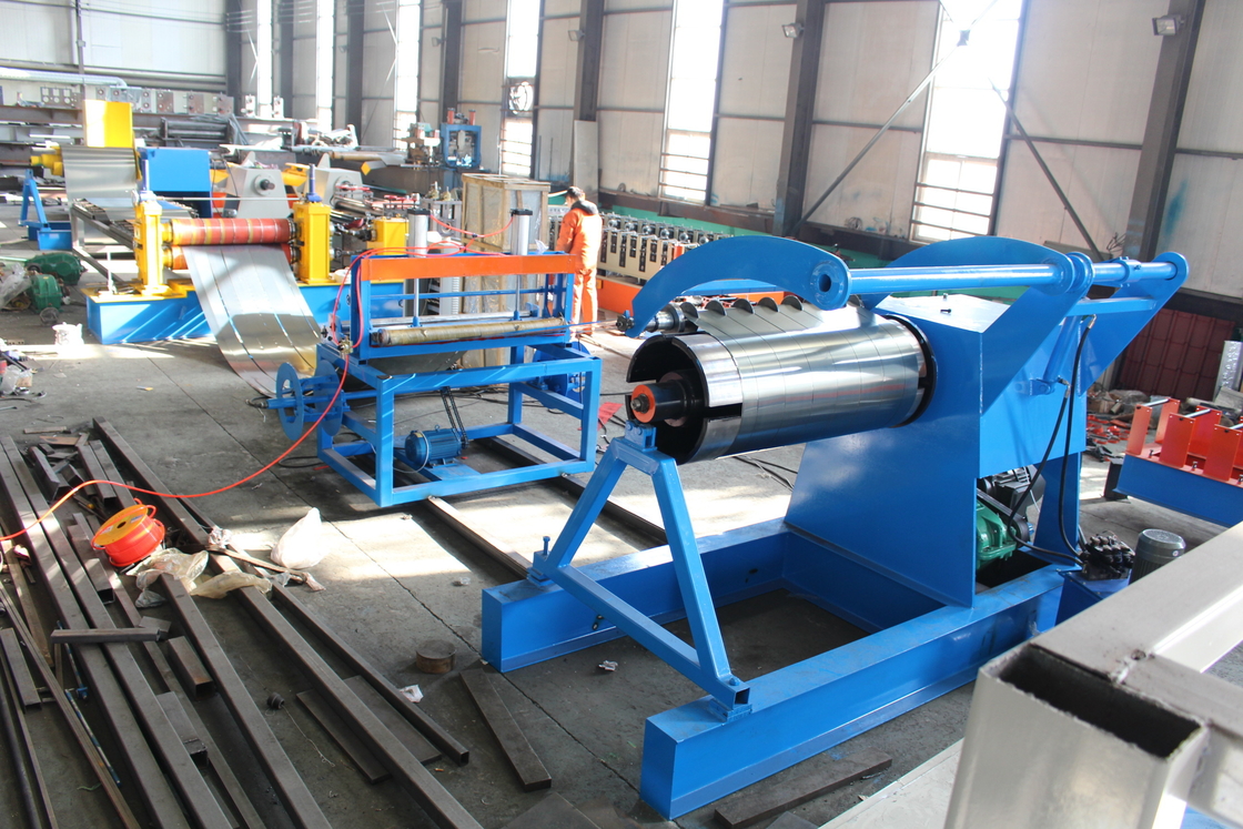 1200mm عرض 3-6mm بطاقة الفولاذ لفائف خط إنتاج عالية السرعة قطع آلة مع الهيدروليك Uncoiler و Recoiler