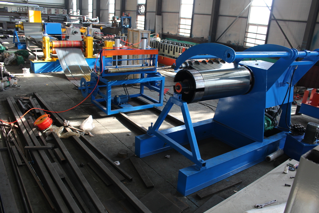 1200mm عرض 3-6mm بطاقة الفولاذ لفائف خط إنتاج عالية السرعة قطع آلة مع الهيدروليك Uncoiler و Recoiler