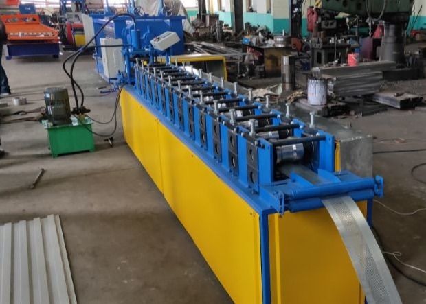 اللكم الجوف Slat PPGL مصراع الباب لفة تشكيل آلة ل 0.8mm